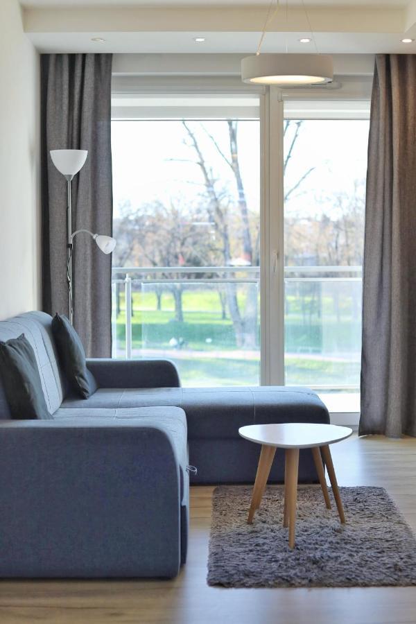 Capital Towers - Apartament Green Z Widokiem Na Rzeke Rzeszow Ngoại thất bức ảnh