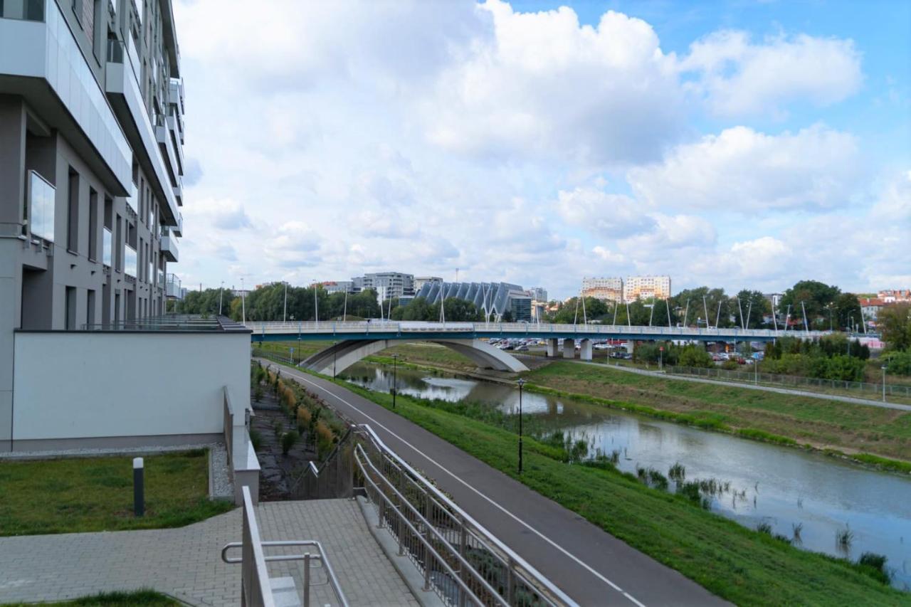Capital Towers - Apartament Green Z Widokiem Na Rzeke Rzeszow Ngoại thất bức ảnh